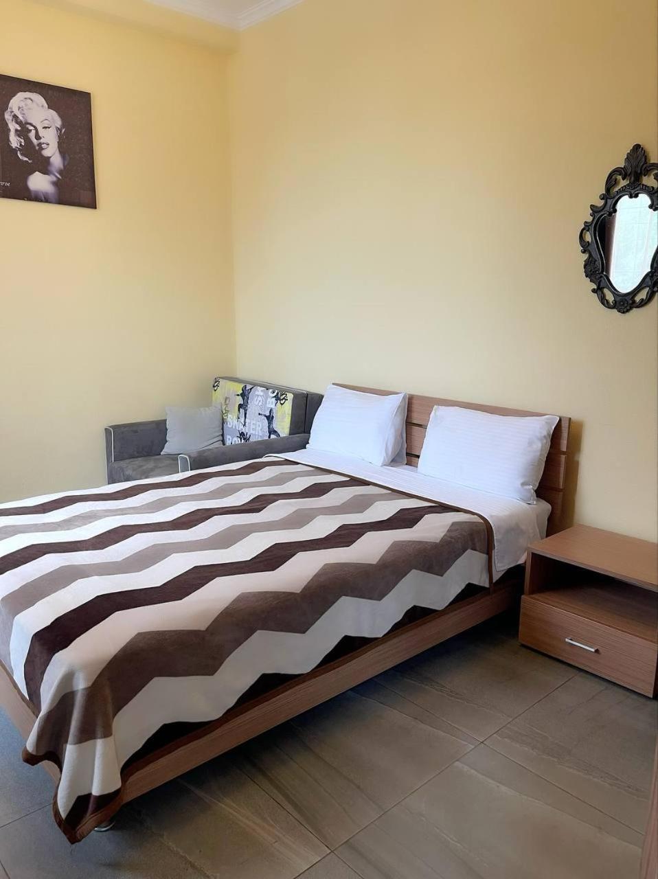Gs Hotel Tiflis Habitación foto